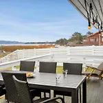 Amazing In With Kitchen *