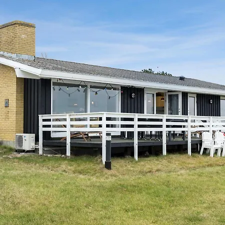 Feriehus Amazing In With Kitchen