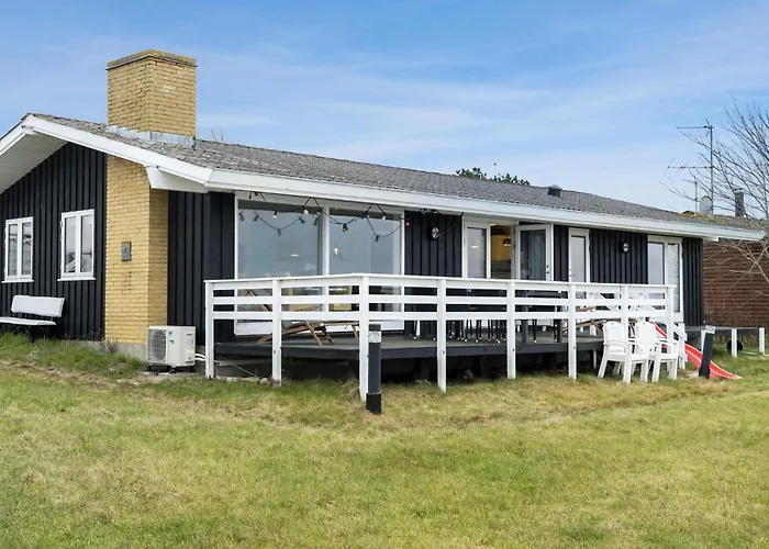 Vakantiehuis Amazing In With Kitchen